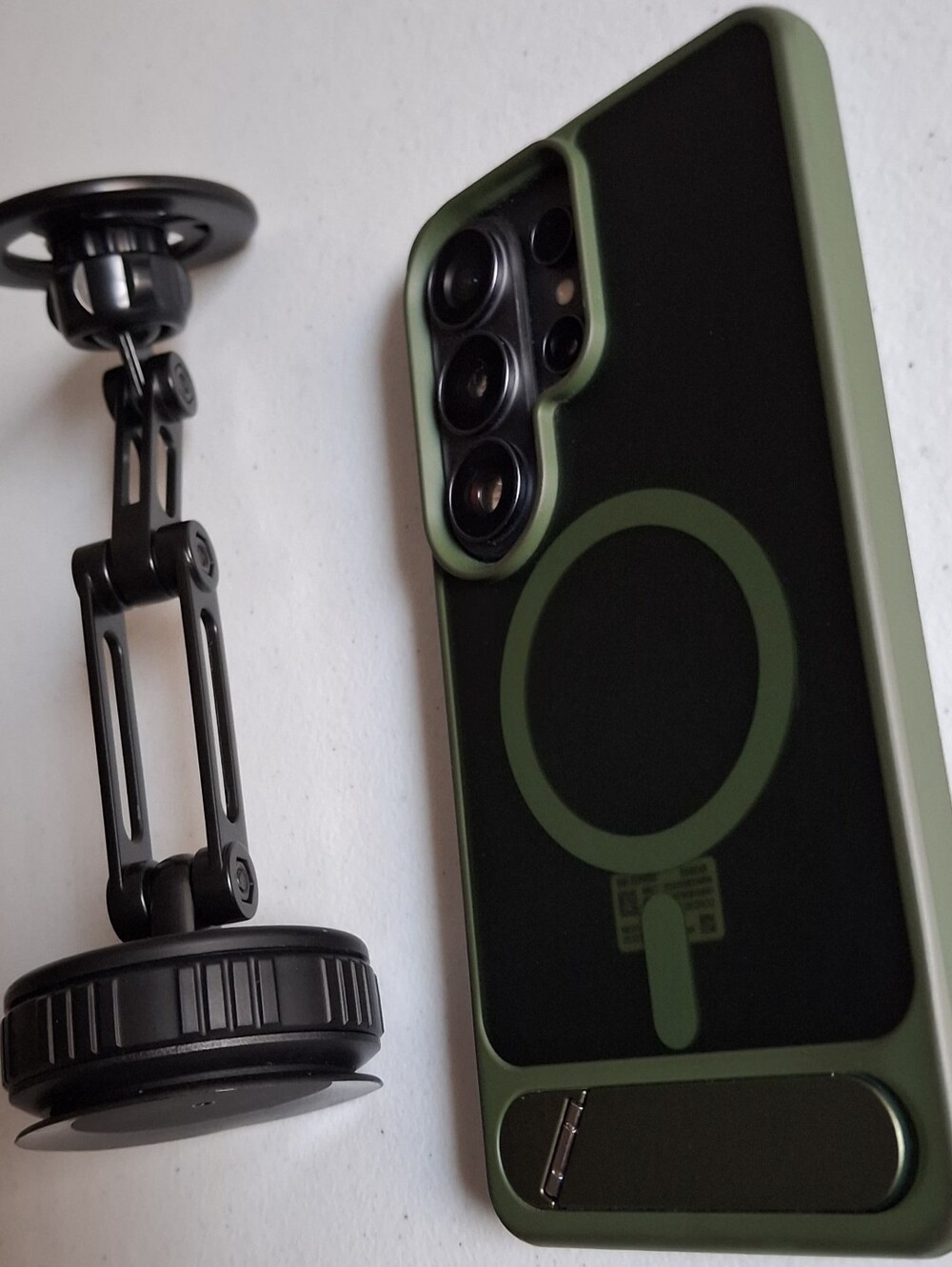 Adjustable and Rotating 360 Magnetic Suction Phone Mount - Picture 9 of 11
